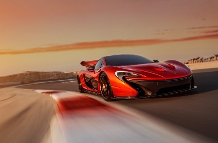 Siêu xe McLaren P1 nơi miền nắng gió - 8 McLaren sẽ chỉ sản xuất 375 chiếc P1 và bán với giá 1,15 triệu USD